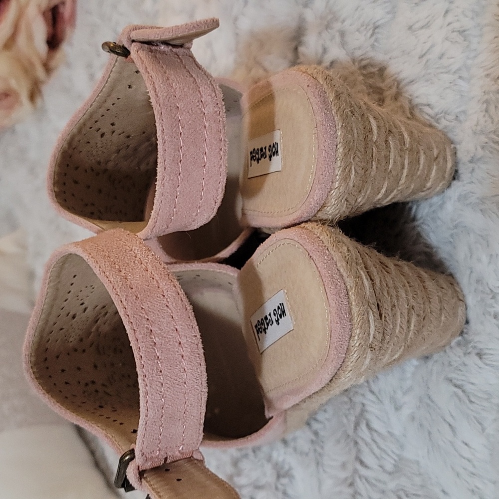 Beautiful Pink Not Rated Sandals size 7 1/2 - Picture 13 of 16